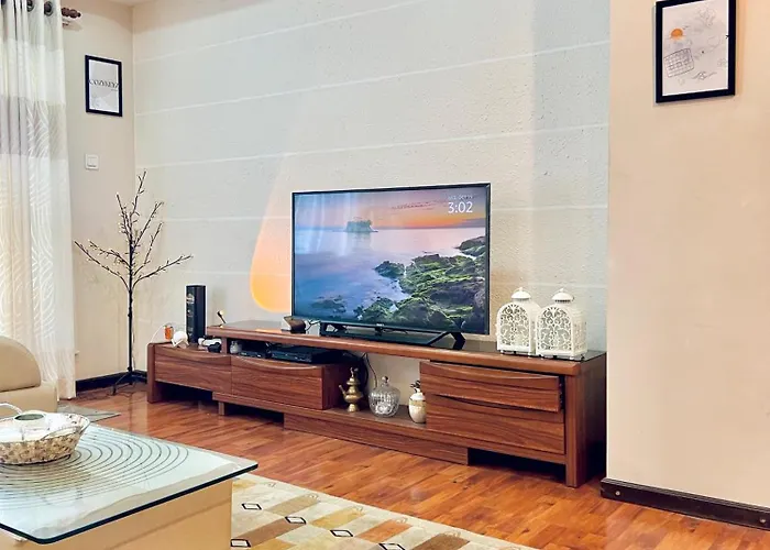 Cozykeyz 2bhk With Balconies Near Swayambhu Apartment
