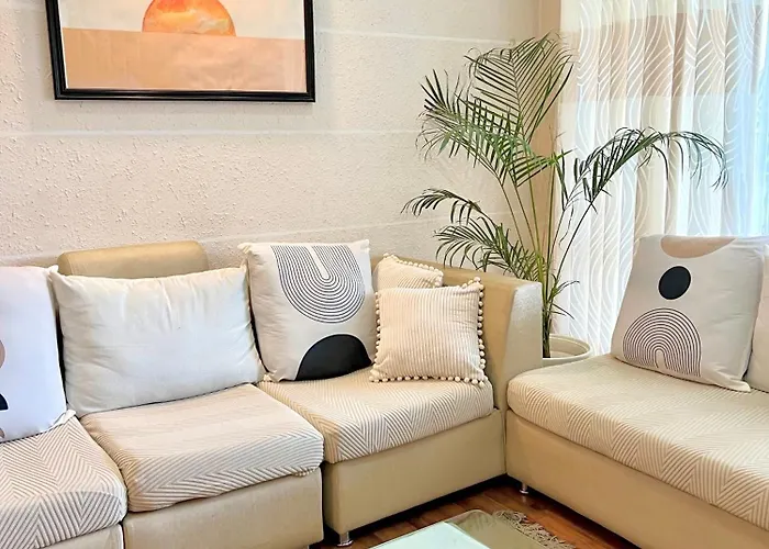 Cozykeyz 2bhk With Balconies Near Swayambhu *
